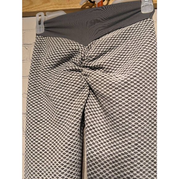 Scrunch Butt full length textured leggings large * - Picture 4 of 5